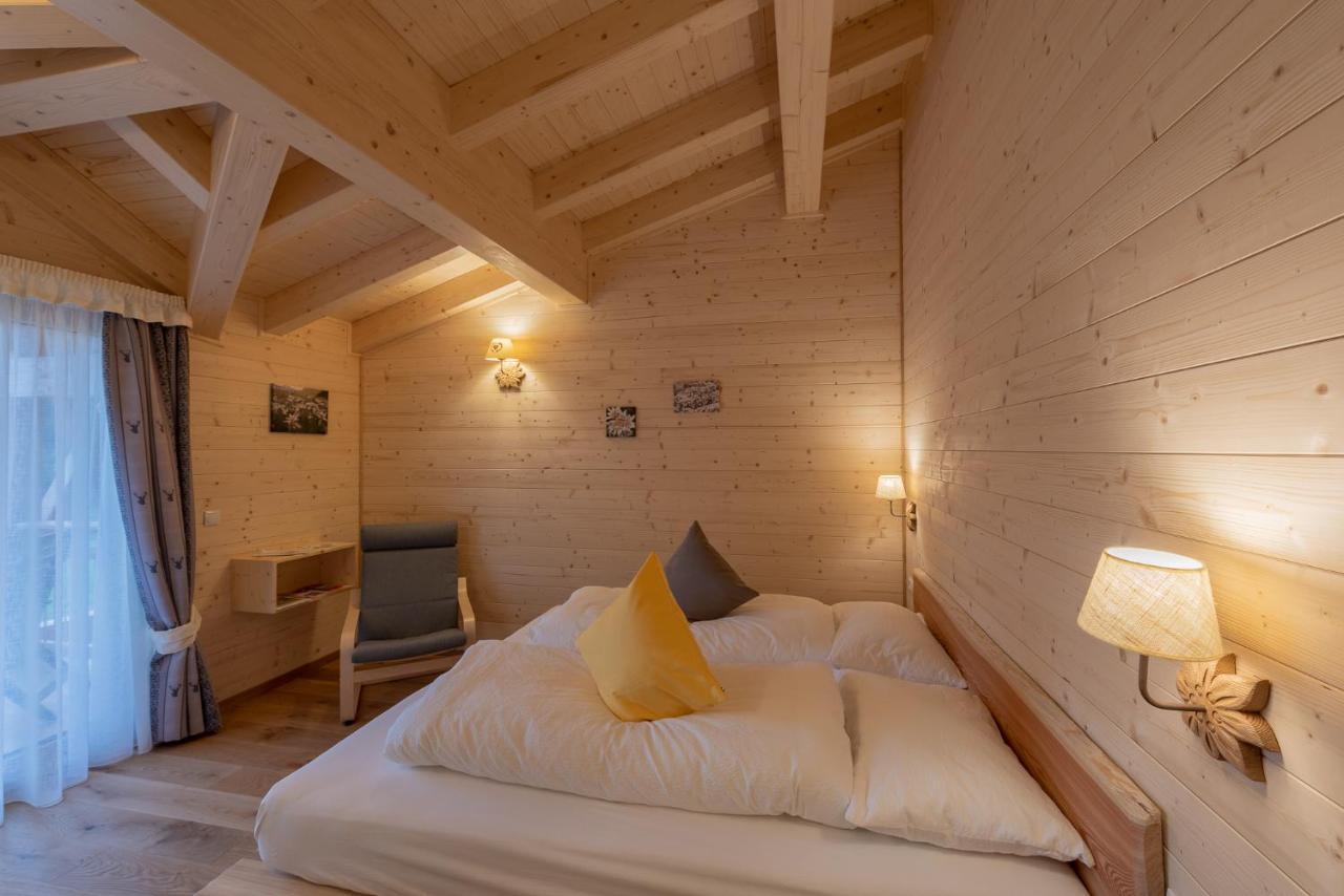 Eco-Green Fiores Agriturismo Vigo di Fassa Luaran gambar