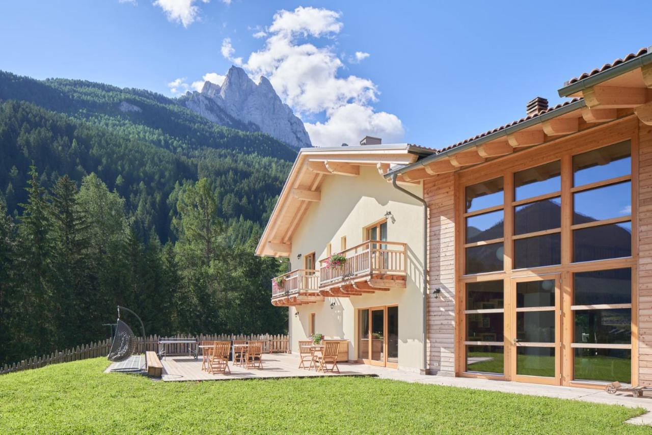 Eco-Green Fiores Agriturismo Vigo di Fassa Luaran gambar