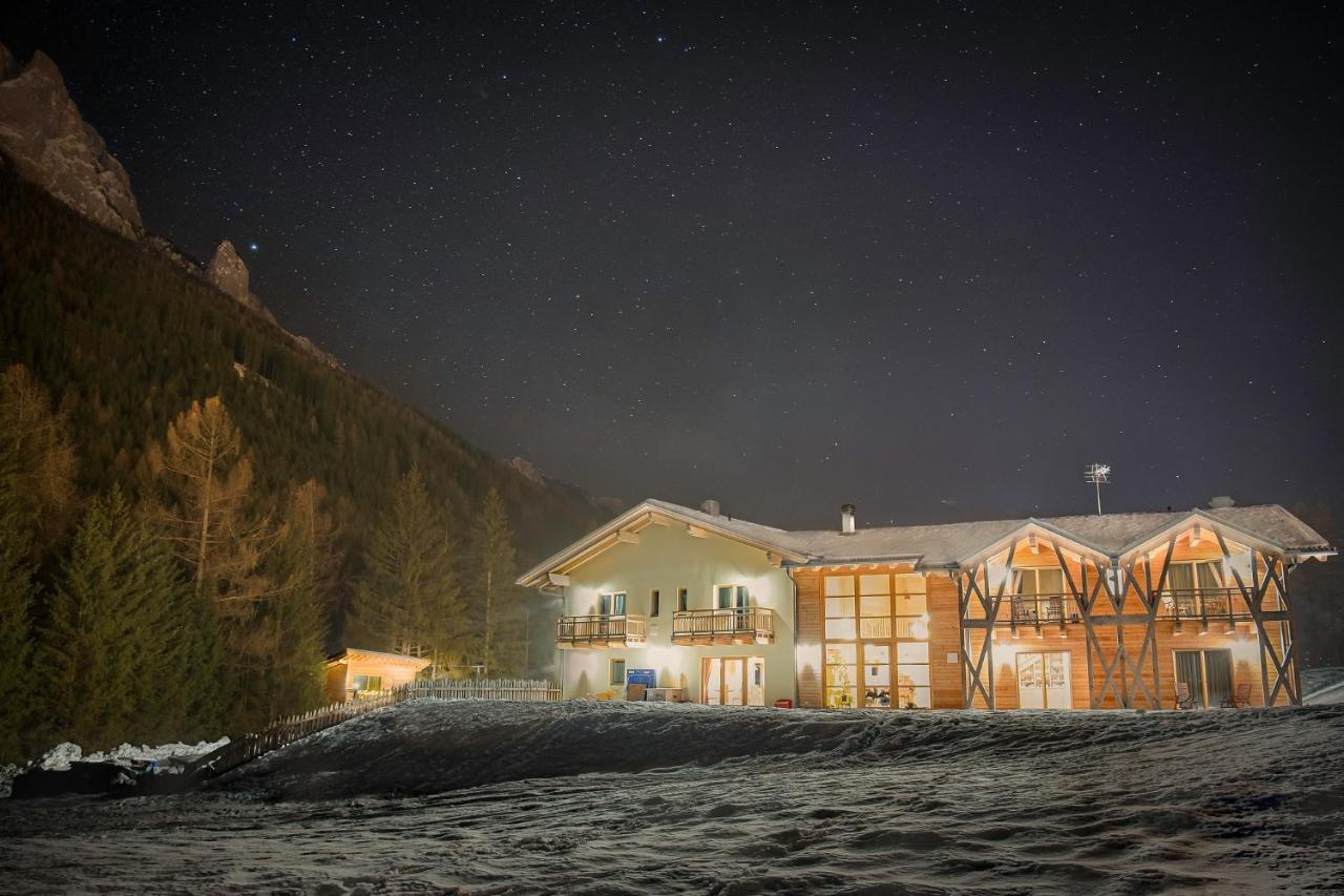 Eco-Green Fiores Agriturismo Vigo di Fassa Luaran gambar