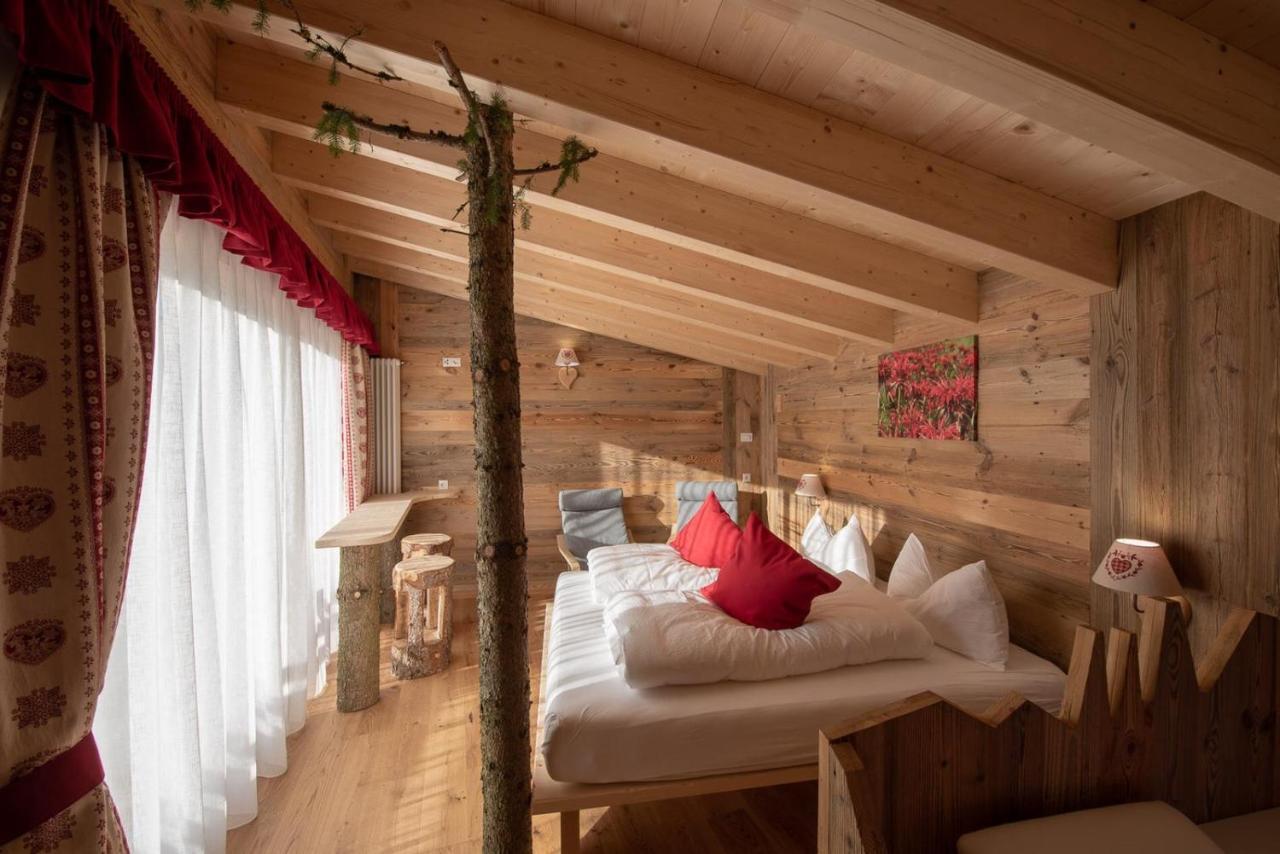Eco-Green Fiores Agriturismo Vigo di Fassa Luaran gambar